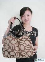 時(shí)尚與實(shí)用兼?zhèn)?探索女士背包的箱包面料復(fù)合技術(shù)